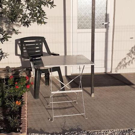 Mas Vincent Appartement La Fare-les-Oliviers Buitenkant foto