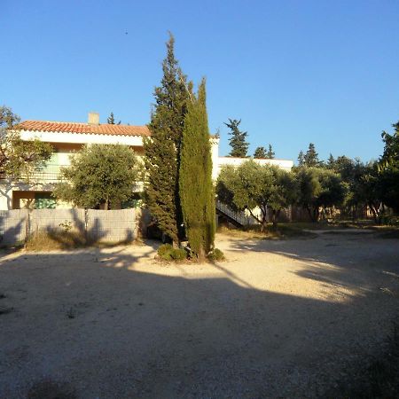 Mas Vincent Appartement La Fare-les-Oliviers Buitenkant foto