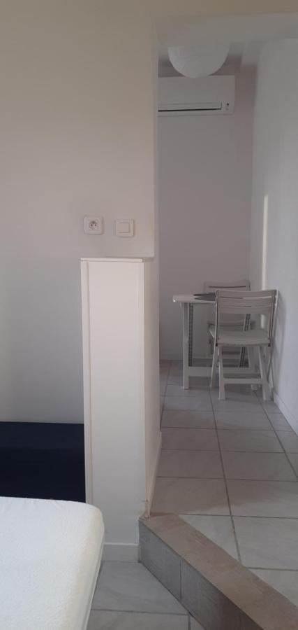 Mas Vincent Appartement La Fare-les-Oliviers Buitenkant foto